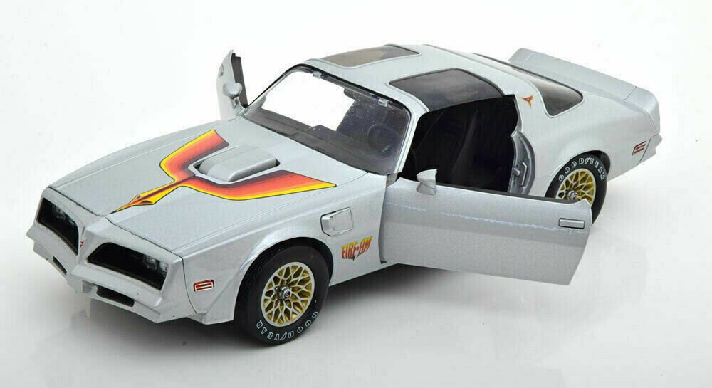 Greenlight 1/18 1977 Pontiac Firebird VSE Trans Am Diecast Scale Car Model 19101 - Stranger - tings.co.uk