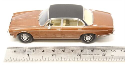 CORGI 1/43 DAIMLER DOUBLE SIX SERIES 2 VANDEN PLAS CARAMEL VA13900 - Stranger - tings.co.uk