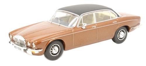 CORGI 1/43 DAIMLER DOUBLE SIX SERIES 2 VANDEN PLAS CARAMEL VA13900 - Stranger - tings.co.uk