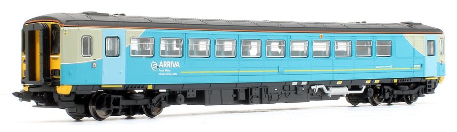 Dapol Class 153 323 Arriva Trains N Gauge - Stranger - tings.co.uk